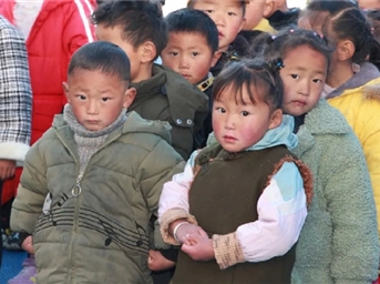 中海物业：冬天很冷，但总有人默默温暖你