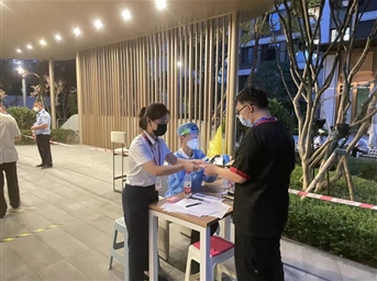 众志成城，共克时艰