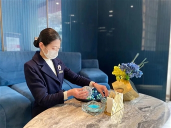 威斯顿·节日丨我爱你像风走千万里 从不问归期